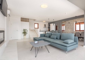6 bedroom accommodation in Tinj in Tinj