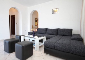 80 m² Apartment ∙ 3 bedrooms ∙ 6 guests in Žrnovo