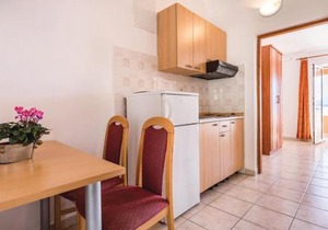 Amazing Apartment In Klek With Wifi