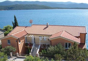 Amazing Apartment In Klek With Wifi