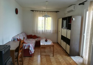 Apartment Igi - 15m from the sea: - Susica, Island Ugljan, Croatia