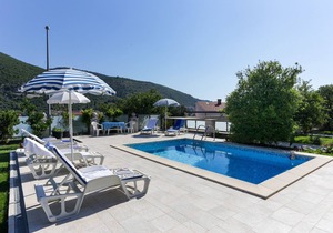 Apartment in Dubrovnik with swimming pool and sea view (A5) in Dubrovnik Mokošica
