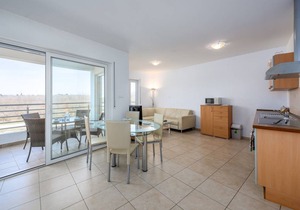 Apartment near the sea