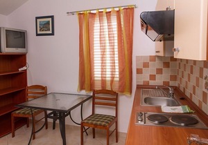 Apartment Super - 50 m from pebble beach: A8 Marija - 1.kat(3+2) - Povljana, Island Pag, Croatia in Island Pag