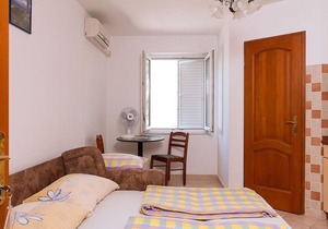 Apartment Super - 50 m from pebble beach: SA1 Nina - 1.kat(2) - Povljana, Island Pag, Croatia in Island Pag