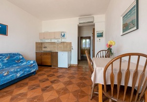 Apartments Laura (66681-A3) - Dramalj (Crikvenica)