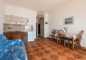 Apartments Laura (66681-A3) - Dramalj (Crikvenica)