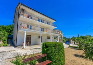 Apartments Laura (66681-A4) - Dramalj (Crikvenica)