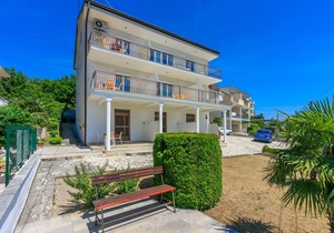 Apartments Laura (66681-A4) - Dramalj (Crikvenica)