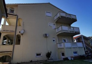 Apartments with parking space Mundanije, Rab - 4953 in Rab