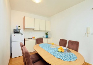 Apartments Zelic Tucepi Blue Apartment