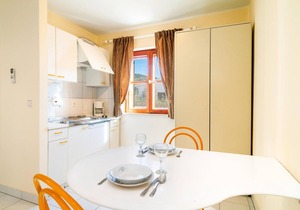 Awesome apartment in Okrug Donji