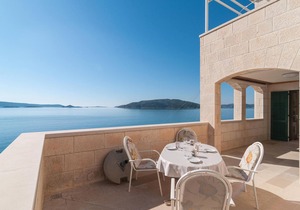 Awesome apartment in Okrug Donji
