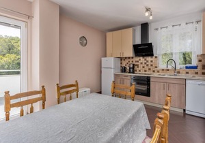 Awesome apartment in Brsec with WiFi