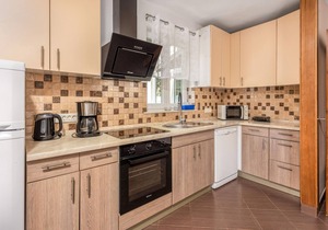 Awesome apartment in Brsec with WiFi