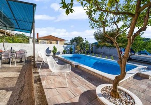 Awesome Home In Razanj