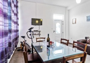 Awesome Home In Razanj