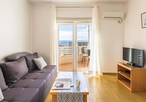 Beach front apartment in Makarska in Makarska