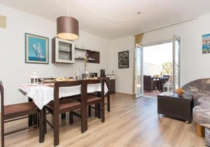 Beautiful Apartment In Klimno With Wifi