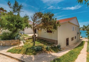 Beautiful Apartment In Kustici