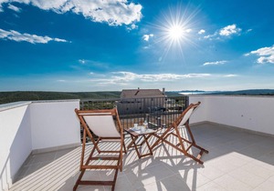 Beautiful home in Debeljak