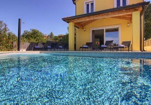 Beautiful villa Mugeba II with pool near the aquapark in Porec in Mugeba