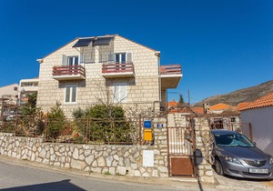 Charming home with a beautiful sea view in DUBROVNIK