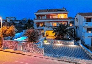 Cherry - relax & chill by the pool: A1 (2+2) - Novalja