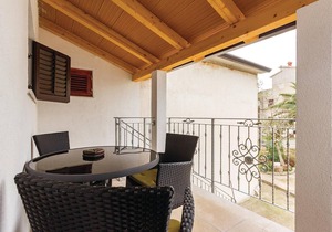 Cozy apartment in Banjole with WiFi
