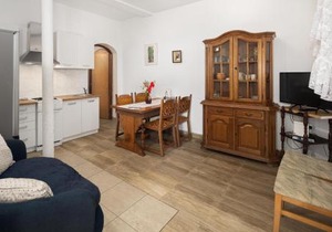 Cozy Apartment In Lovrecica With Wifi
