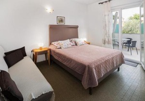 Cozy Apartment In Lovrecica With Wifi