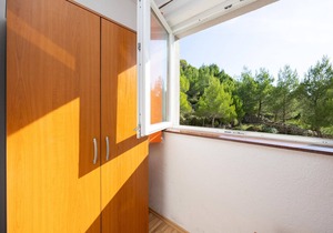 Gorgeous apartment in Lokva Rogoznica with WiFi