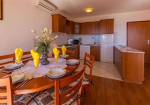 Holiday apartment with pool and sea view