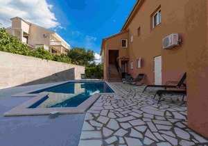 Holiday apartment with pool