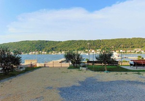 Holiday apartment near the sea in Supetarska Draga