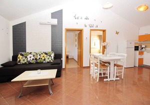 Holiday apartment with air conditioning and balcony