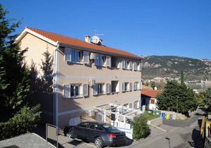 Holiday apartment with air conditioning and balcony