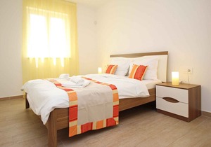Holiday apartment with air conditioning and Internet