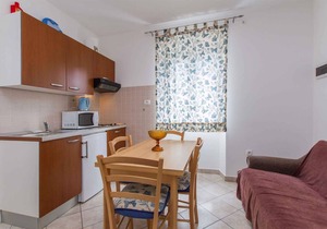 Holiday apartment with balcony in Rabac