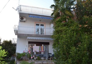 Holiday apartment with balcony and air conditioning