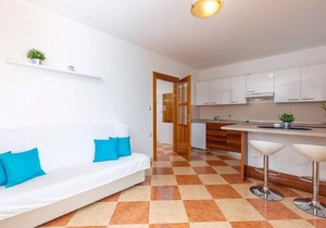 Holiday apartment with sea view and pool