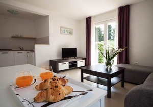 Holiday apartment with private garden and terrace