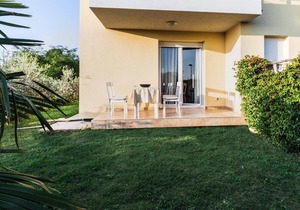 Holiday apartment with private garden and terrace