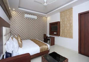 Hotel Arch - Beautiful Double Room Near Aerocity in New Delhi in New Delhi