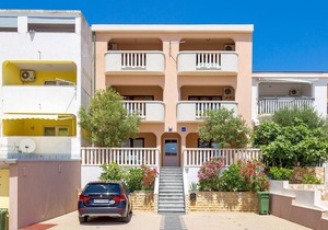 Look forward to a wonderful sea view during your vacation in this vacation apartment.
