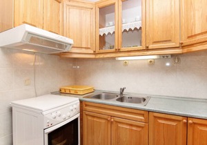 Lovely 2-Bedroom Apartment in Poljica