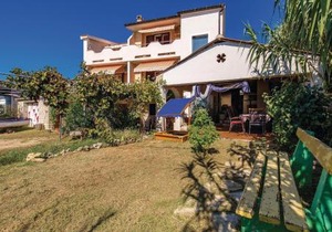 Lovely Apartment In Dinjiska With House Sea View in Dinjiška