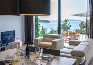 Luxury Apartment Biseri Jadrana 7 (4+0) with shared pool by the beach in Primosten in Primosten