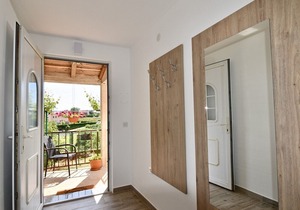 New apartment with lovely terrace and swing in Loborika