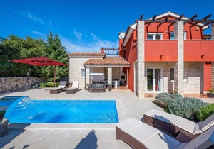 Nice Home In Bratulici With 3 Bedrooms, Sauna And Outdoor Swimming Pool in Hreljići